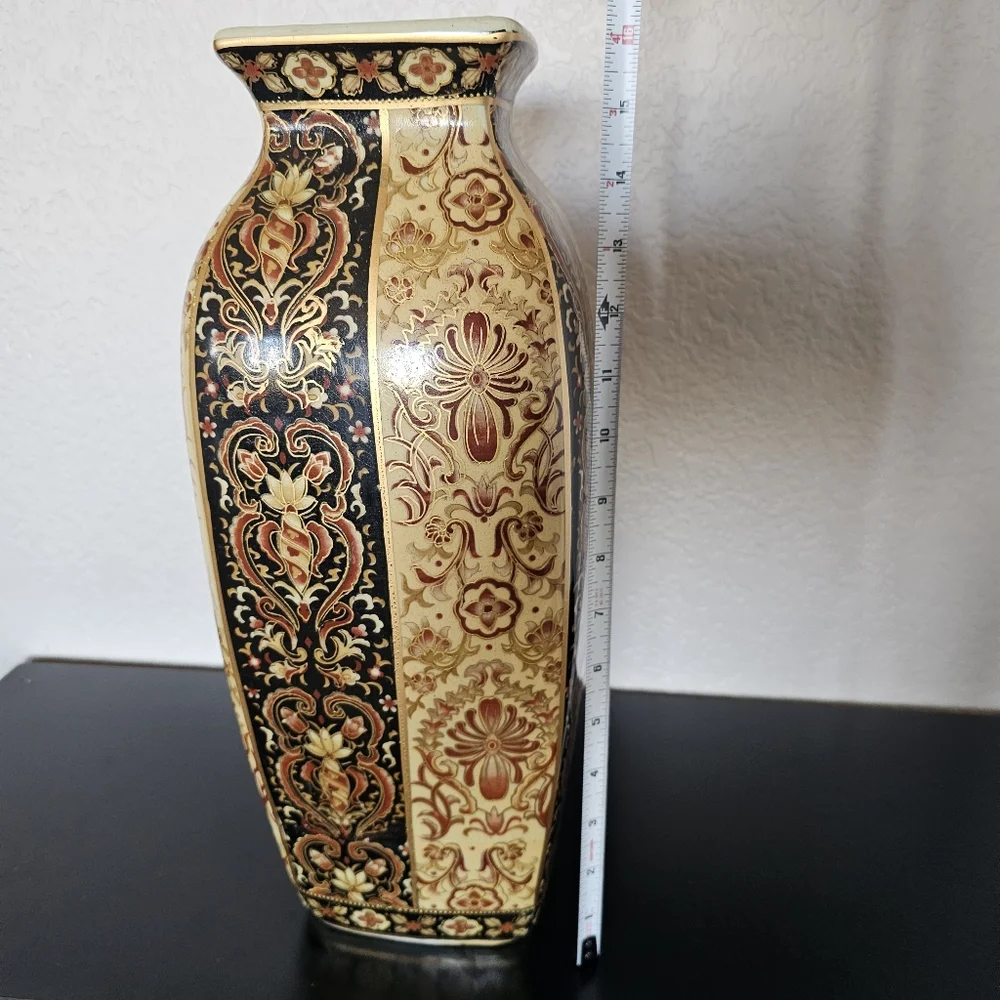 Black Gold Red Tapestry Porcelain Vase, 16